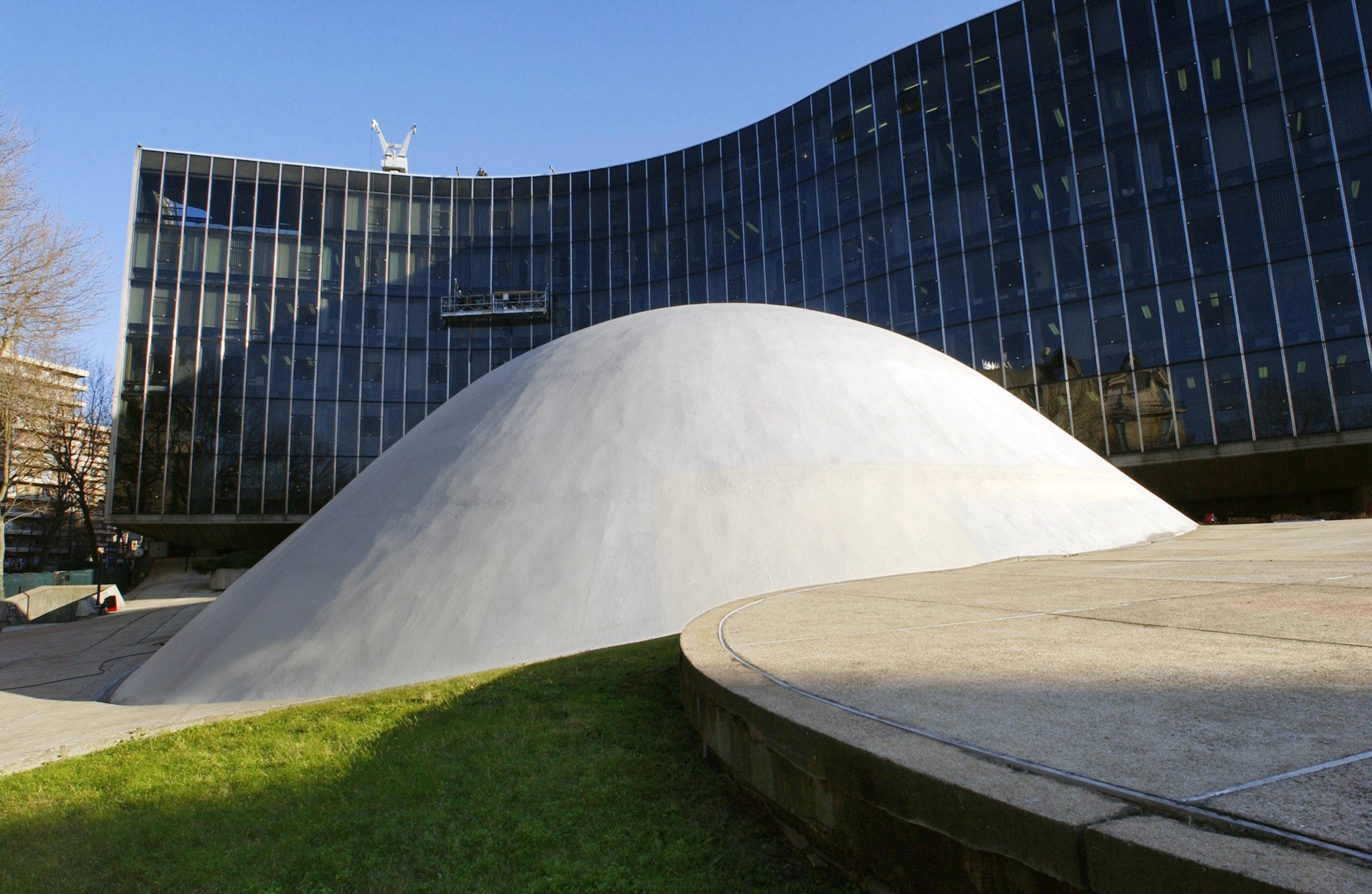 洋書 OSCAR NIEMEYER and the Architecture The Work of Legendary Brazilian Architect Oscar Niemeyer